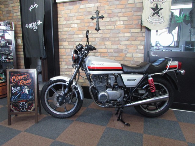 カワサキ Z400Jの写真1