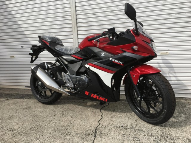 スズキ GSX250Rの写真1