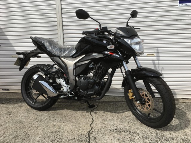 スズキ GIXXER(ジクサー)の写真1