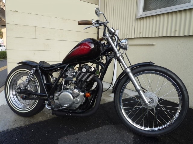 ヤマハ SR400の写真1