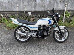 z_ CBX400F 