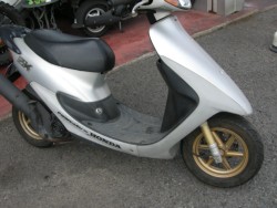 �z���_&nbsp;���C�u�f�B�IZX 
