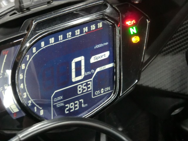 z_CBR250RRiQRsj摜6