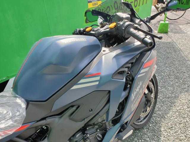 Ninja ZX-25R SE 2022年モデル追加カラー(カワサキ) / 愛媛県 (株 