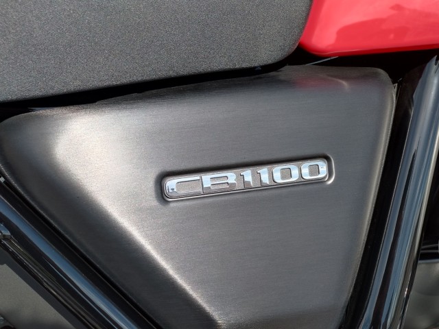 z_CB1100RSi쌧̌SFÒj摜6