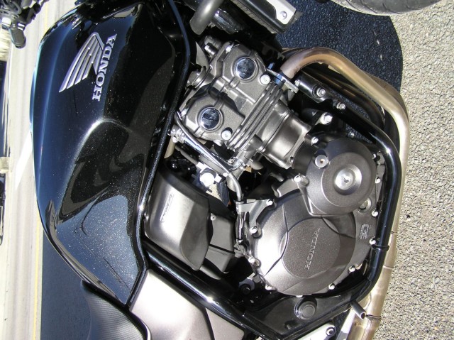 �z���_CB400�X�[�p�[�t�H�A�i�����������s�j�摜4