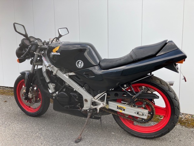 z_VFR400ZiQRsj摜6