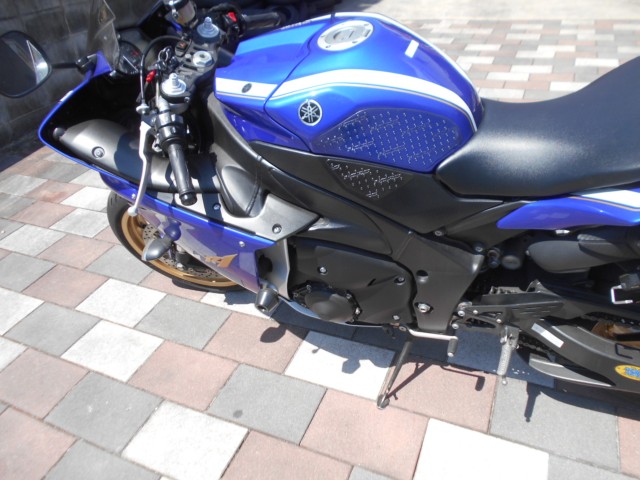 ���}�nYZF-R1�i�L�����L���s�����k��j�摜5