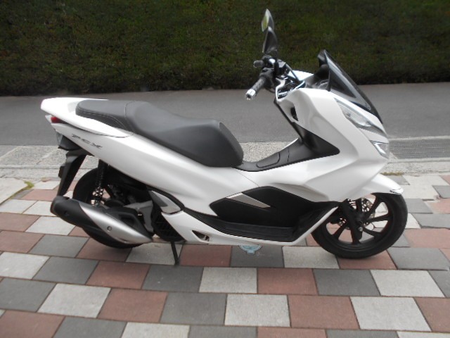 H27 ホンダPCX125 パールホワイト JF56 H27 ホンダPCX125 パールホワイト JF56