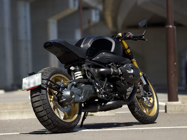 BMWBMWER nineTiQRsj摜7