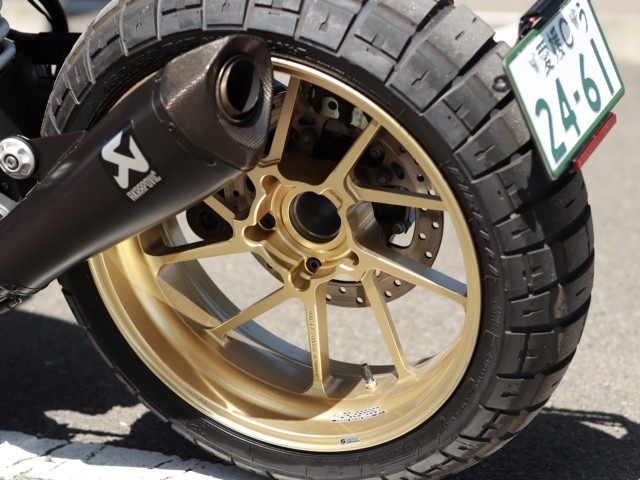 BMWBMWER nineTiQRsj摜9