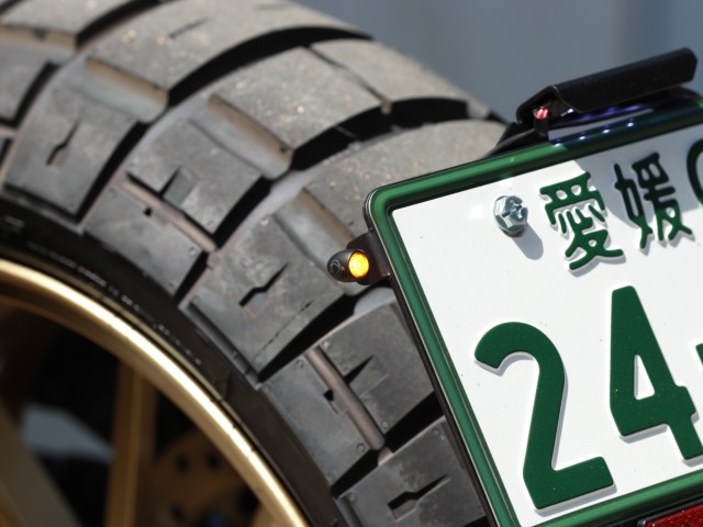 BMWBMWER nineTiQRsj摜12