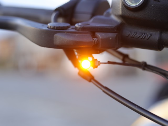 BMWBMWER nineTiQRsj摜16