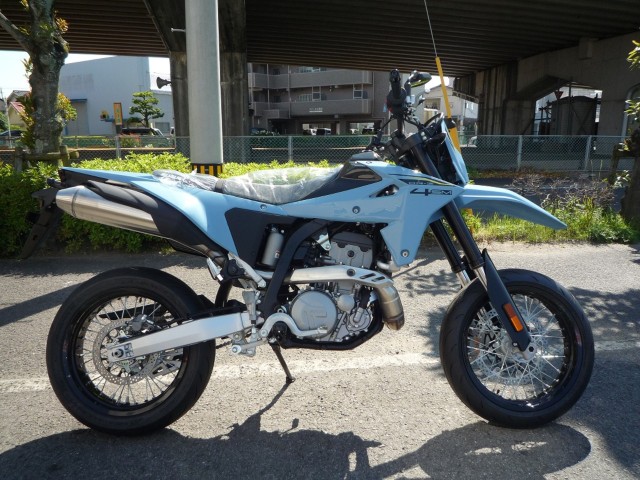 �X�Y�LDR-Z4SM�i���Q�����R�s�j�摜1