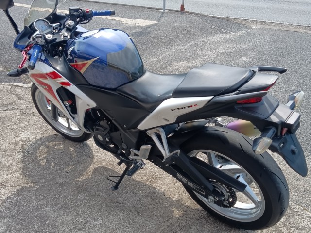 �z���_CBR250R�i���R�������s�j�摜6