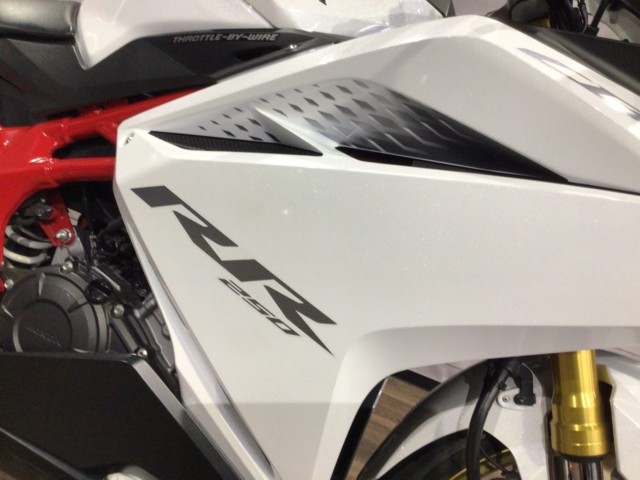 �z���_CBR250RR�i���Q�����R�s�j�摜4