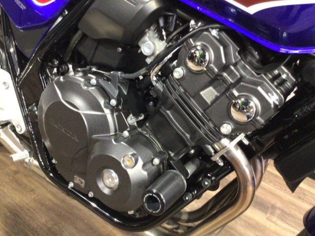 �z���_CB400�X�[�p�[�t�H�AVTEC�ERevo�i���Q�����R�s�j�摜4