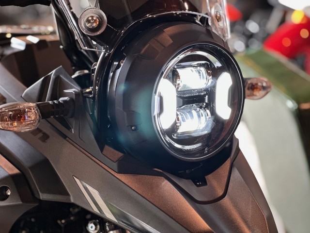 �X�Y�LV-Strom250�i���Q�������s�j�摜3