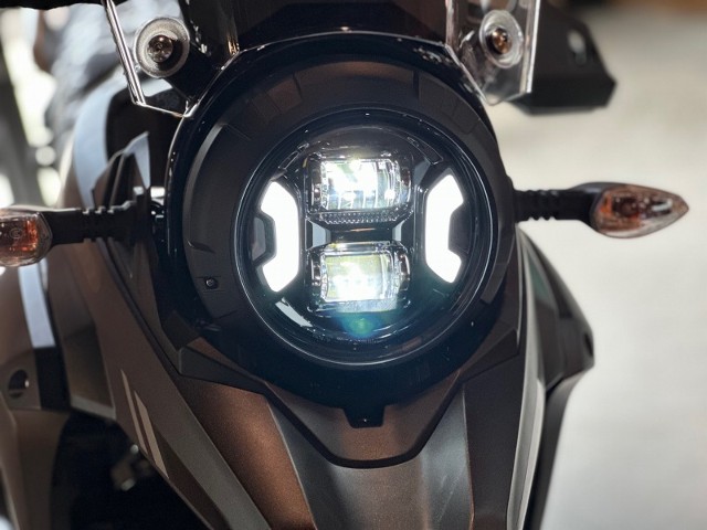 �X�Y�LV-Strom250�i���Q�������s�j�摜4