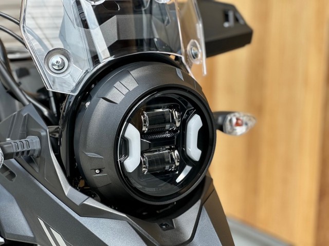 �X�Y�LV-Strom250�i���Q�������s�j�摜8