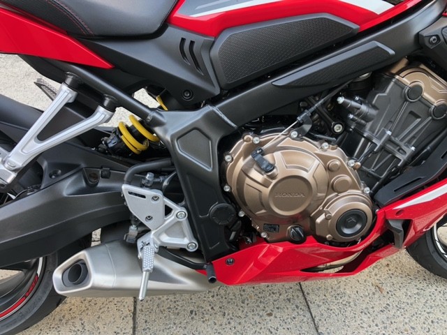 z_CBR650RiLLsj摜5