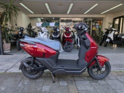 �z���_&nbsp;ICON e: 