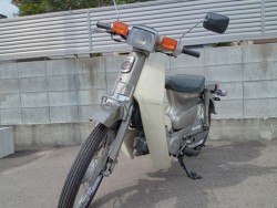 カブ50△4速！セル付き！早期引き取り希望！！