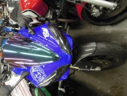 ���}�n&nbsp;YZF-R1 