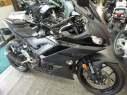 ���}�n&nbsp;YZF-R3 