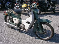 �z���_�X�[�p�[�J�uC100�i���m�����m�s�j�摜2