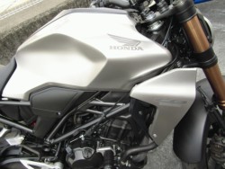 z_CB250RiQRsj摜12