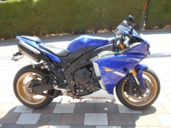 ���}�n&nbsp;YZF-R1 