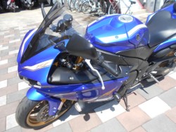 ���}�nYZF-R1�i�L�����L���s�����k��j�摜6