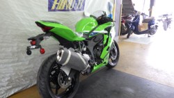 �J���T�LNinja ZX-4R�i���Q�����R�s�j�摜3