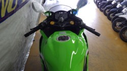 �J���T�LNinja ZX-4R�i���Q�����R�s�j�摜5