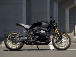BMWBMWER nineTiQRsj摜3