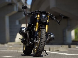 BMWBMWER nineTiQRsj摜4