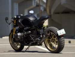 BMWBMWER nineTiQRsj摜5
