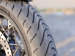 BMWBMWER nineTiQRsj摜13