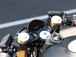 BMWBMWER nineTiQRsj摜24