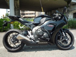 �z���_&nbsp;CBR1000RR 