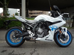 �X�Y�L&nbsp;GSX-8R 