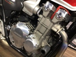 �z���_CB1300�X�[�p�[�t�H�A�i���Q�����R�s�j�摜4